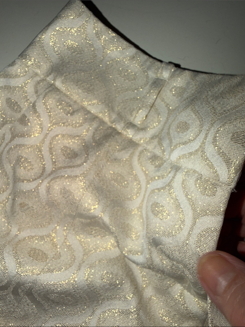 Marciano dressy Cream Patterned High-Waist Shorts, size 8, gold thread design!